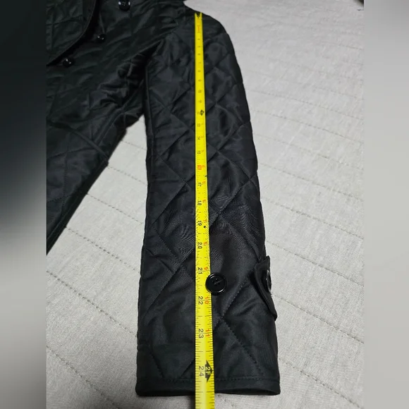 NWT Burberry Black Fernleigh Quilted Jacket with Button Closure, Size US Small - Picture 11 of 15